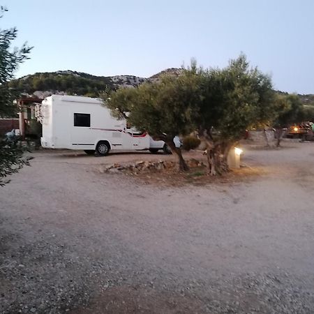 Camp Kopito Hotel Хвар Екстериор снимка