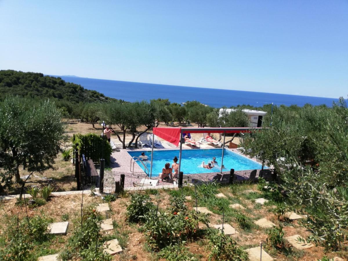Camp Kopito Hotel Хвар Екстериор снимка