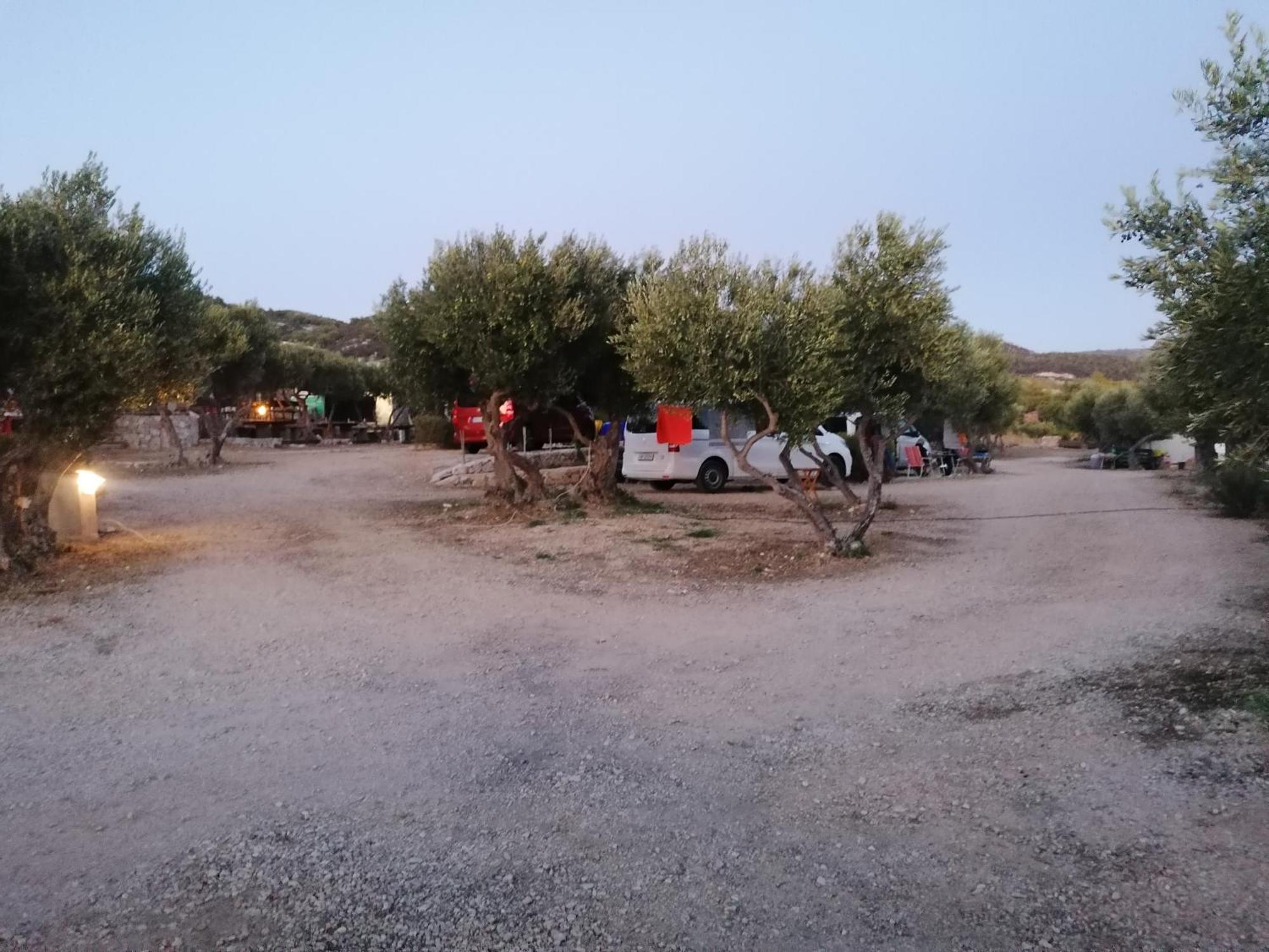 Camp Kopito Hotel Хвар Екстериор снимка